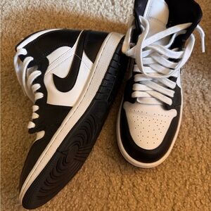 Nike Air Jordan 1 Mid